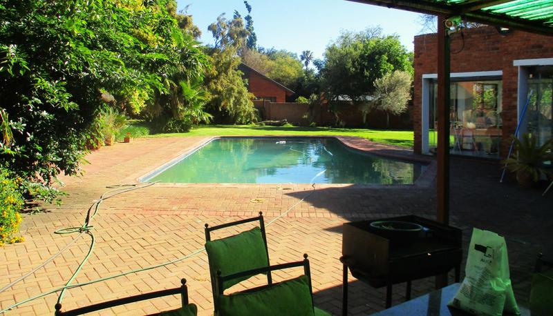 4 Bedroom Property for Sale in Langenhovenpark Free State